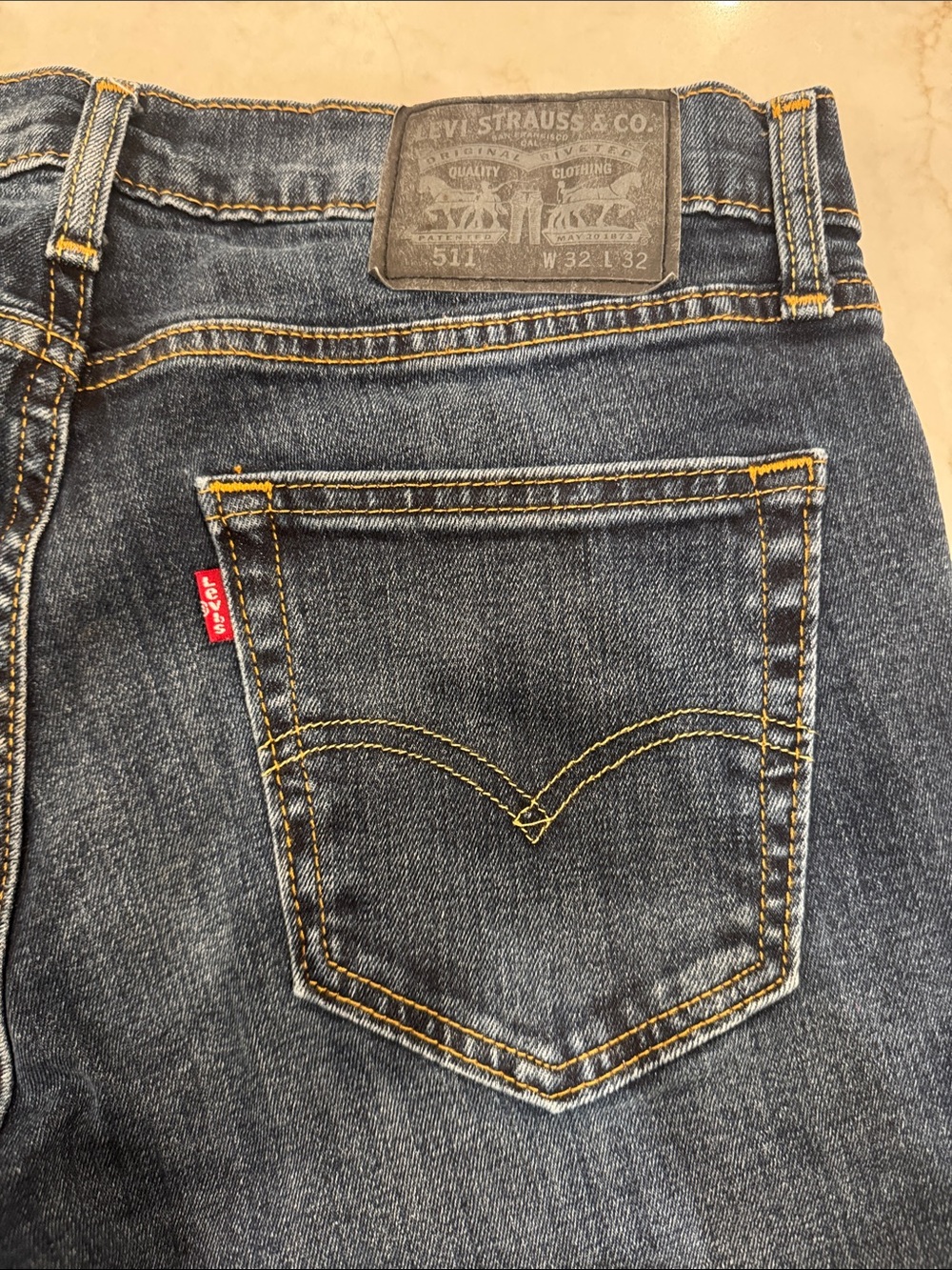 Levi's Slim Straight Jeans in Dark Blue Denim with Contrast Stitching